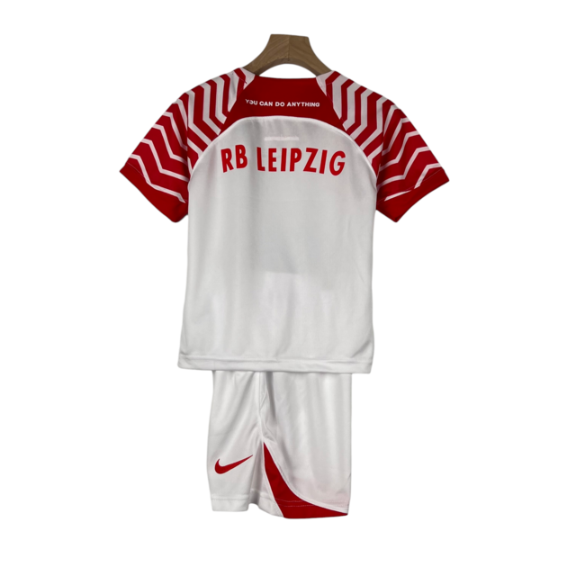 Kit Infantil Red Bull Leipzig I 23/24 - Nike - Branco com detalhes em vermelho