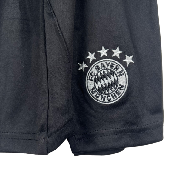 Kit Infantil Bayern de Munique Goleiro Adidas 23/24 - Preto com detalhes em branco