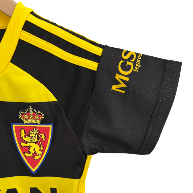 Kit Infantil Zaragoza II Adidas 23/24 - Preto com detalhes em amarelo