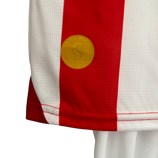 Kit Infantil Sporting Gijon I Puma 23/24 - Branco e vermelho com detalhes em preto