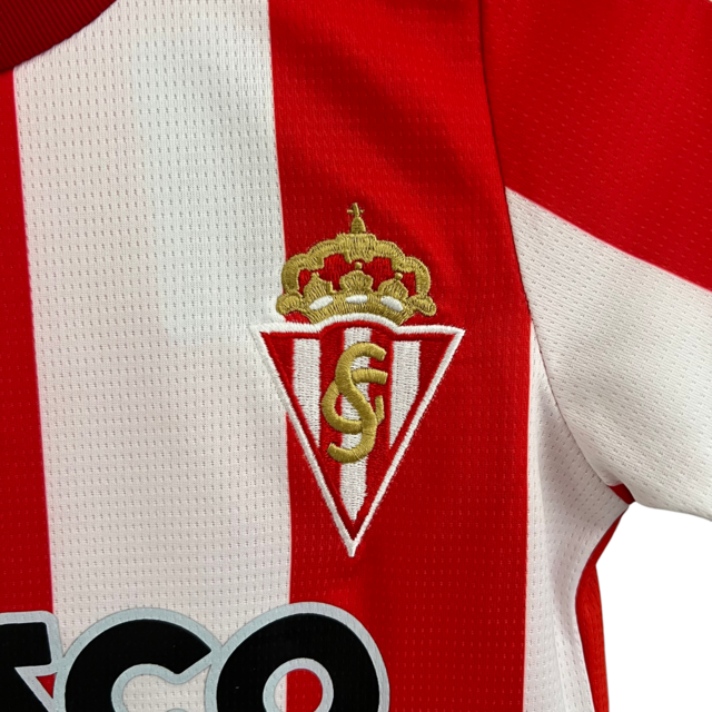 Kit Infantil Sporting Gijon I Puma 23/24 - Branco e vermelho com detalhes em preto