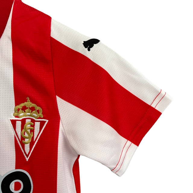 Kit Infantil Sporting Gijon I Puma 23/24 - Branco e vermelho com detalhes em preto