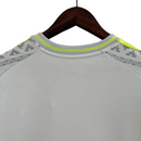 Camisa Seleção México Edição Especial 23/24 - Torcedor Adidas Masculina - Branca com detalhes em vermelho e amarelo