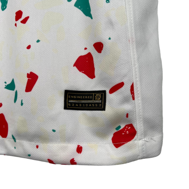 Camisa Seleção de Portugal Edição especial 23/24 - Torcedor Nike Masculina - Branca com detalhes em vermelho e verde