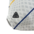 Camisa Boca Juniors Edição Especial 23/24 - Jogador Adidas Masculina - Branca com detalhes em azul e amarelo