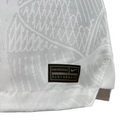 Camisa Paris Saint-Germain Edição Especial 23/24 - Jogador Jordan Masculina - Branca com detalhes em azul e vermelho