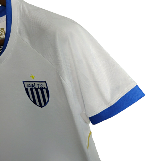 Camisa Avaí II 23/24 -  Umbro Feminina - Branca com detalhes em azul