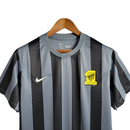 Camisa Al-Ittihad IIV 23/24 - Torcedor Nike Masculina - Cinza com detalhes em preto e amarelo