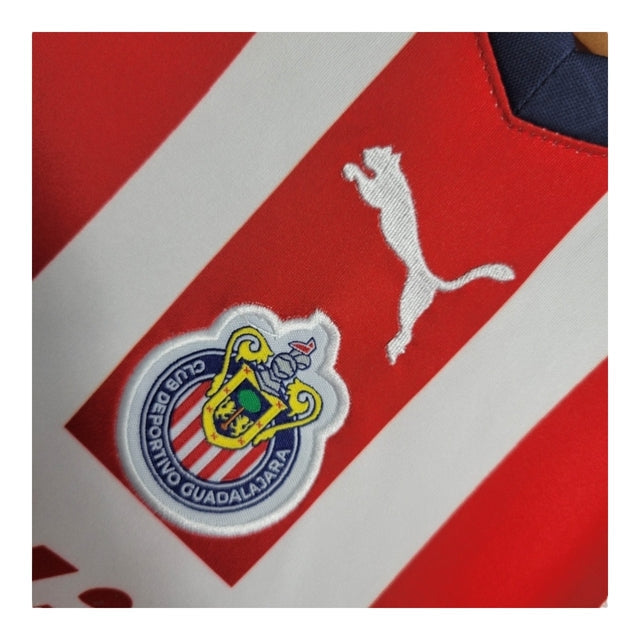 Kit Infantil Chivas Guadalajara I 23/24 - Puma - Vermelho com detalhes em azul e branco