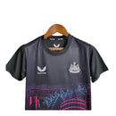 Kit Infantil Newcastle United Edição Especial 23/24 - Castore - Preto com detalhes em branco