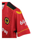 Kit Infantil Wolves II 23/24 - Castore - Vermelho com detalhes em preto e amarelo