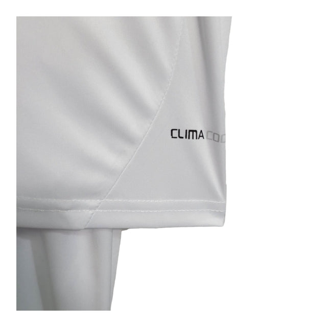 Kit Infantil Real Madrid I Retrô 11/12 - Adidas - Branco com detalhes em dourado