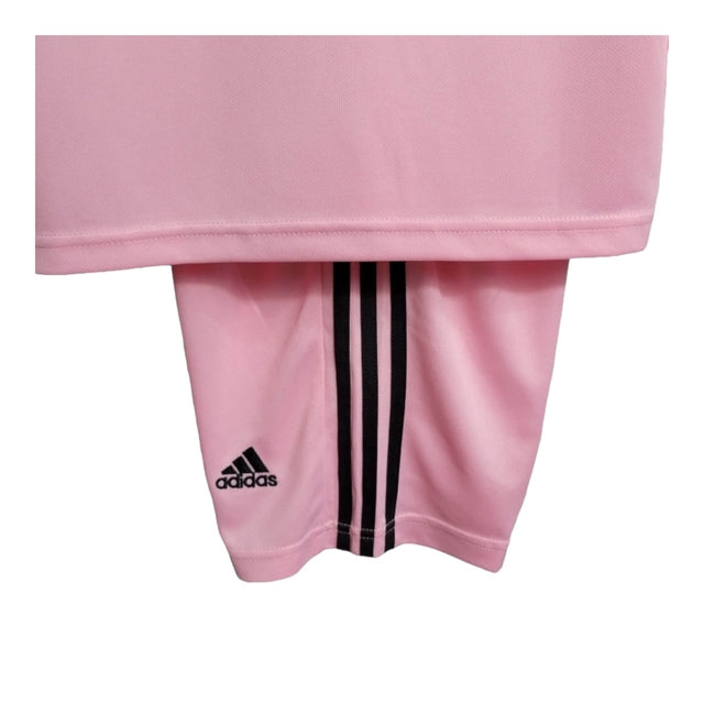 Kit Infantil Inter Miami CF I manga longa 23/24 - Adidas - Rosa com detalhes em preto