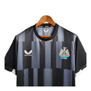 Camisa Newcastle Treino II 23/24 - Torcedor Castore Masculina - Preta com detalhes em cinza
