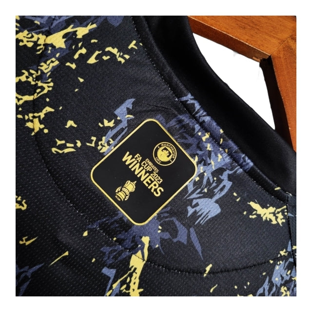 Camisa Manchester City Edição especial 23/24 - Torcedor Puma Masculina - Preta com detalhes em azul e dourado