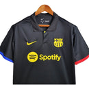 Camisa Barcelona 23/24 Polo - Torcedor Nike Masculina - Preta com detalhes em azul e vermelho