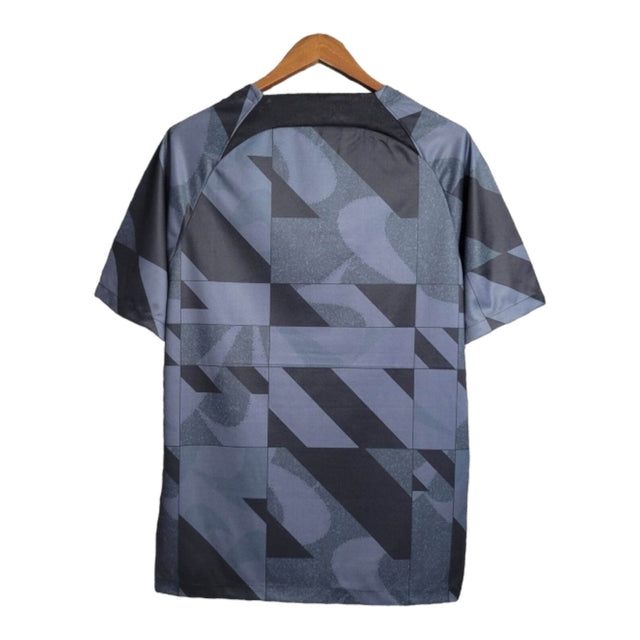 Camisa Treino Barcelona 23/24 - Torcedor Nike Masculina - Cinza com detalhes em preto