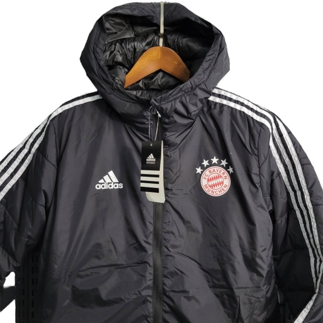 Jaqueta Corta-Vento Bayern de Munique 23/24 - Masculina Adidas - Preta
