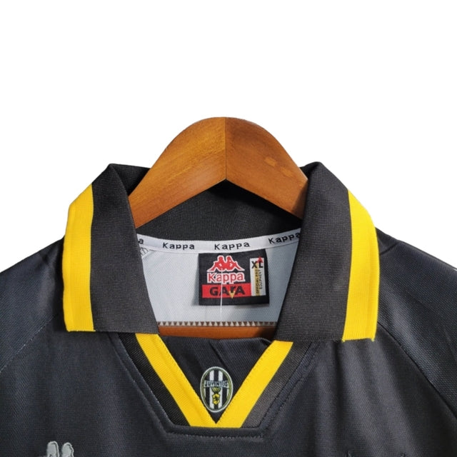 Camisa Retrô Juventus I 1995/1997 - Kappa Masculina - Preta com detalhes em amarelo