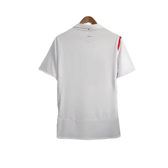Camisa Retrô Seleção da Inglaterra I 2005 - Masculina Umbro - Branca com detalhes em vermelho