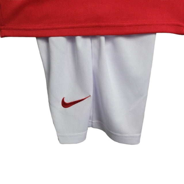 Kit Infantil Retrô Arsenal I 2004/2005 - Nike - Vermelho com detalhes em branco e amarelo