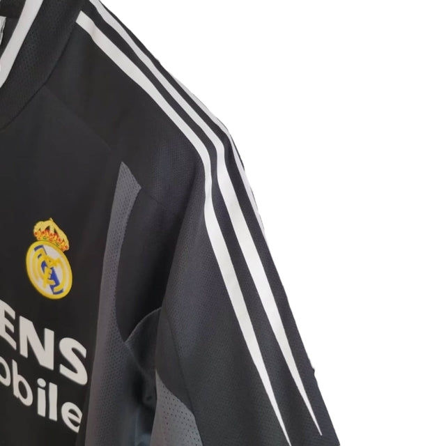 Camisa Retrô Real Madrid 2004/2005 - Masculina Adidas - Preta com detalhes em cinza e branco