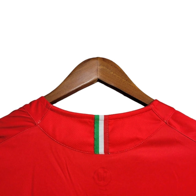 Camisa Retrô Juventus II 2005/2006 - Masculina Nike - Vermelha com detalhes em verde e branco