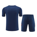Kit Treino adulto - Camisa e Shorts - Seleção Espanha Adidas 24/25 - Azul com detalhes em vermelho e laranja