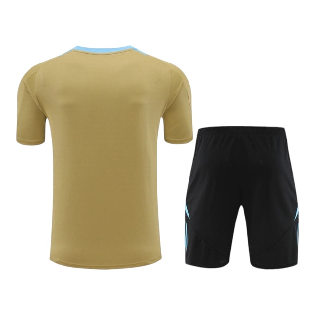 Kit Treino adulto - Camisa e Shorts - Seleção Argentina Adidas 24/25 - Bege e preto com detalhes em azul