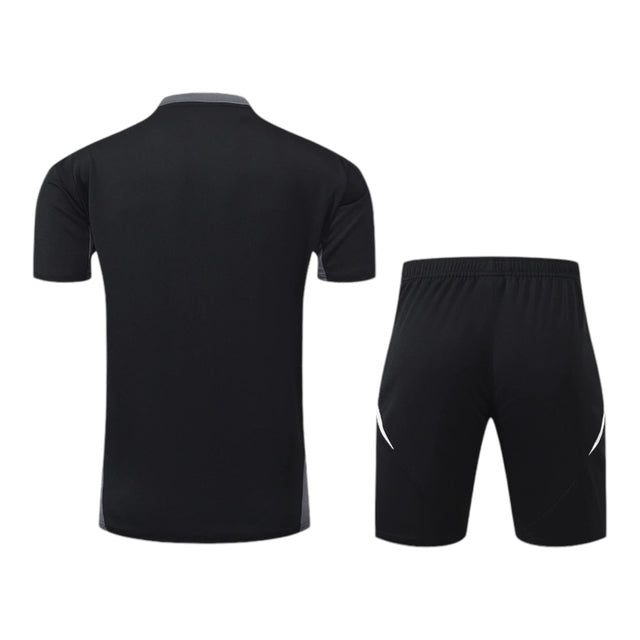 Kit Treino adulto - Camisa e Shorts - Manchester United Adidas 24/25 - Preto com detalhes em cinza e branco