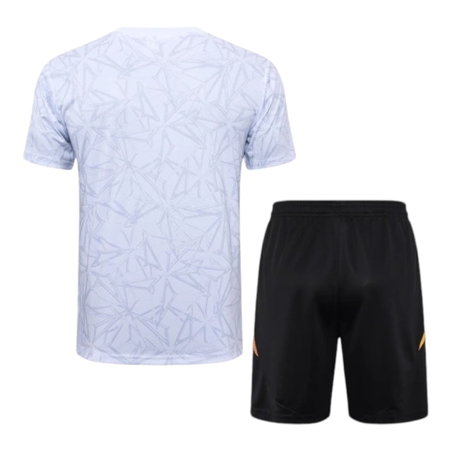 Kit Treino adulto - Camisa e Shorts - Real Madrid Adidas 24/25 - Branco com detalhes em cinza e laranja e amarelo