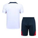 Kit Treino adulto - Camisa e Shorts - Paris Saint-Germain Nike 23/24 - Branco e azul com detalhes em vermelho