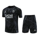 Kit Treino adulto - Camisa e Shorts - Paris Saint-Germain Nike 23/24 - Preto com detalhes em cinza