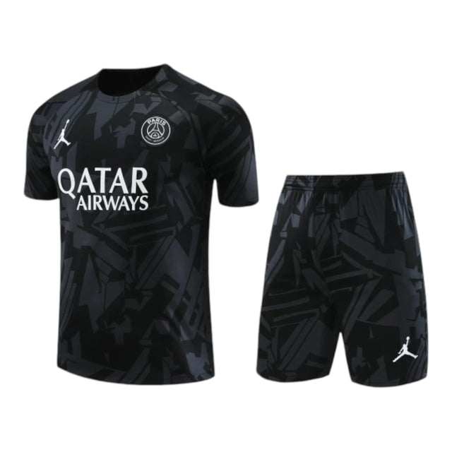 Kit Treino adulto - Camisa e Shorts - Paris Saint-Germain Nike 23/24 - Preto com detalhes em cinza