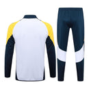 Conjunto Real Madrid 24/25 - Masculino Adidas - Branco e azul com detalhes em amarelo