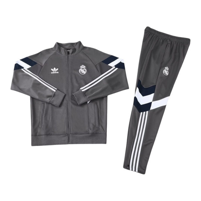 Conjunto Real Madrid Treino 25/26 - Masculino Adidas - Cinza com detalhes em azul e branco