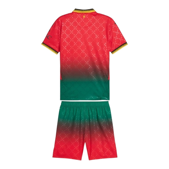 Kit infantil AC Milan Edição especial 25/26 - Puma - Vermelho com detalhes em verde