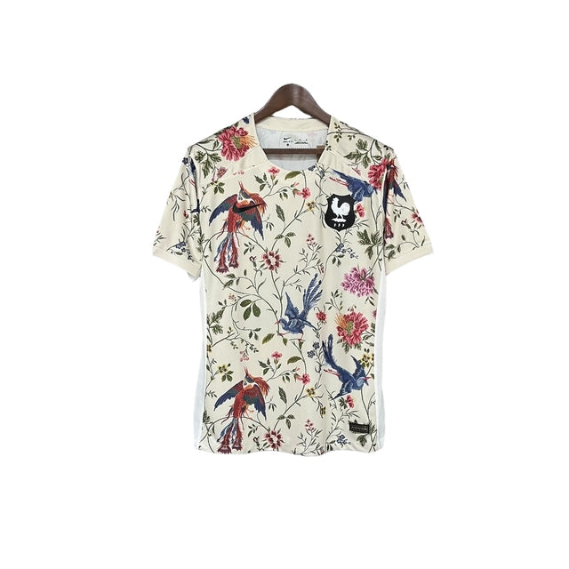 Camisa França Treino 23/24 - Torcedor Nike Masculina - Branca com detalhes em azul e vermelho