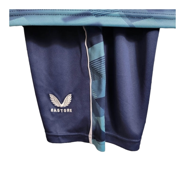 Kit Infantil Feyenoord Rotterdam II 23/24 - Castore - Azul com detalhes em branco