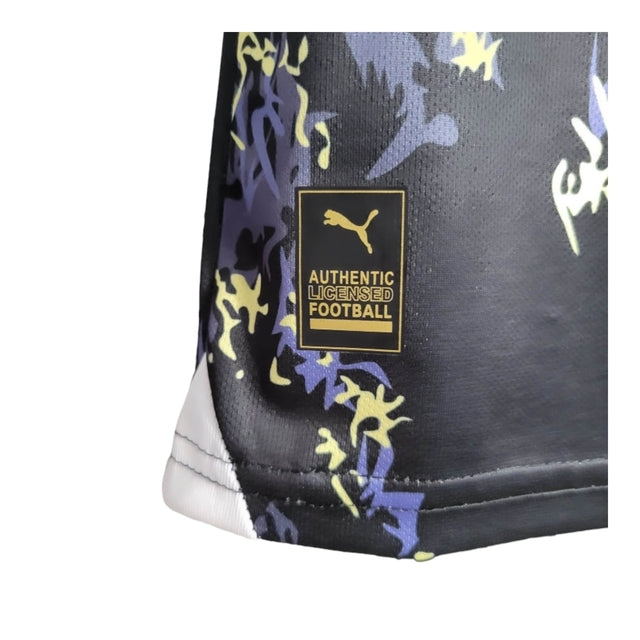 Kit Infantil Manchester City Edição especial 23/24 - Puma - Preto com detalhes em azul e amarelo