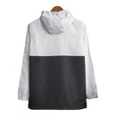 Jaqueta Corta-Vento Real Madrid 23/24 - Masculina Adidas - Branca e preta com detalhes em bege