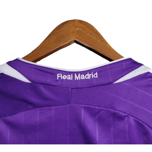 Camisa Retrô Real Madrid 2006 - Masculina Adidas - Roxa com detalhes em branco
