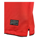 Camisa Retrô Manchester United 10/11 - Masculina Nike - Vermelha com detalhes em branco