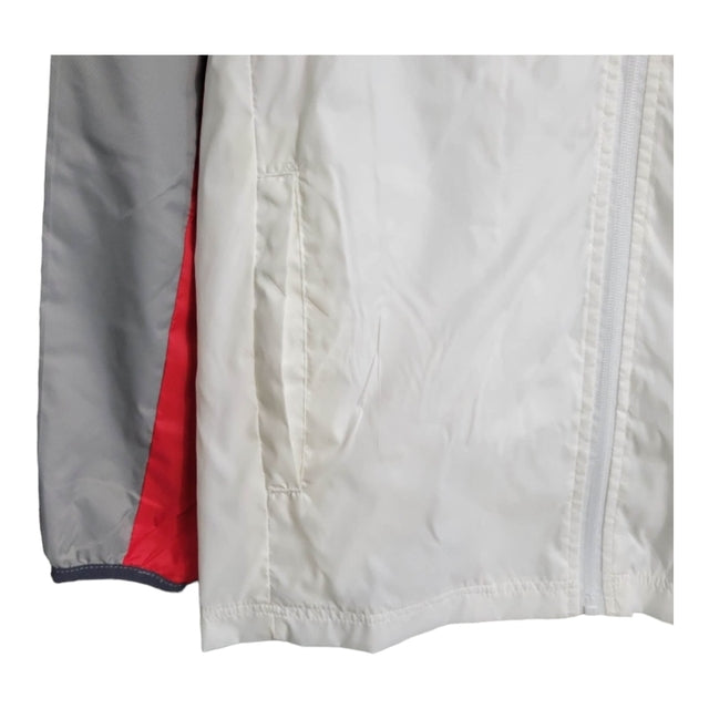 Jaqueta Corta-Vento Barcelona 23/24 - Branca e cinza com detalhes em vermelho