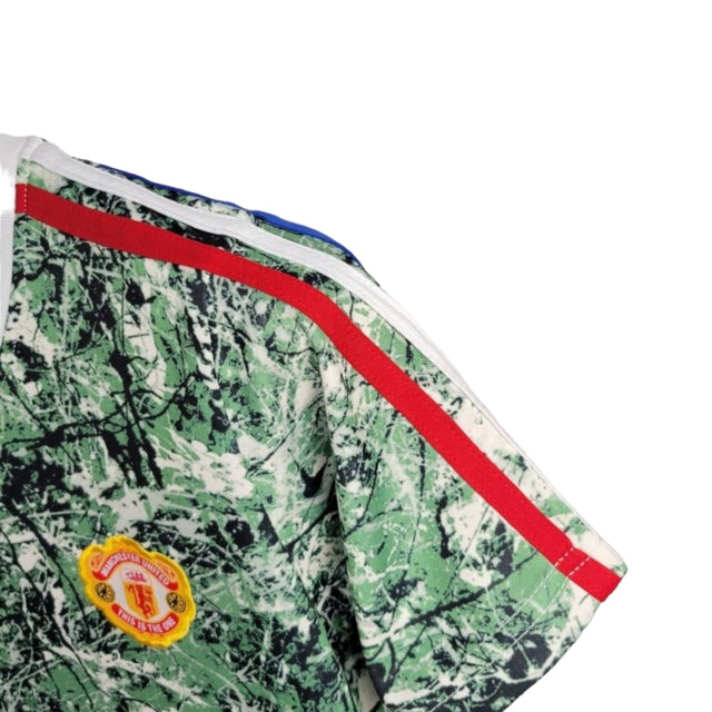 Kit Infantil Manchester United 24/25 - Adidas - Verde com detalhes em branco e preto