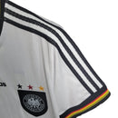 Camisa Retrô Manchester United 1996 - Umbro Masculina - Branca com detalhes em preto e vermelho e amarelo