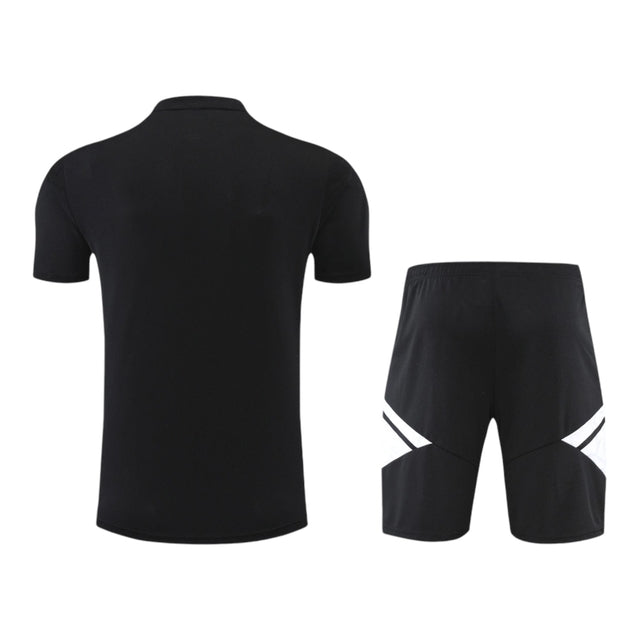 Kit Treino adulto - Camisa e Shorts - Juventus Adidas 23/24 - Preto com detalhes em branco e dourado