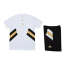 Kit Treino adulto - Camisa e Shorts - Juventus Adidas 23/24 - Branco e preto com detalhes em dourado