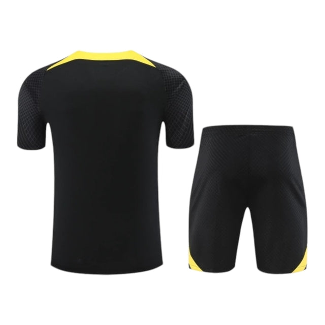 Kit Treino adulto - Camisa e Shorts - Paris Saint-Germain Jordan 23/24 - Preto com detalhes em amarelo