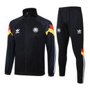 Conjunto Seleção Alemanha I 24/25 - Masculino Adidas - Preto com detalhes em amarelo e vermelho